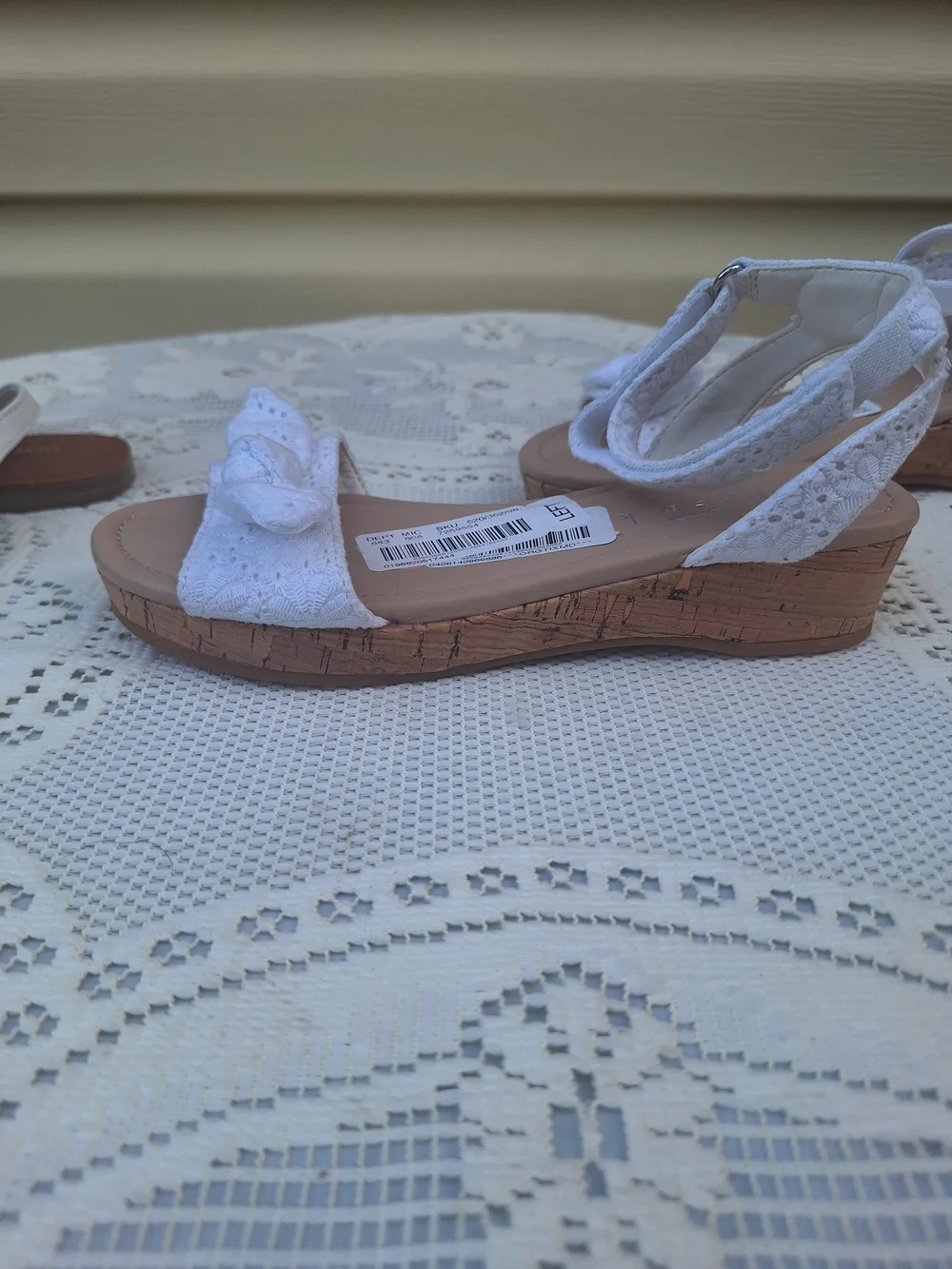 Beautiful Two‑Pair Sandal Set – Girls’ Size 2 (Brand New)